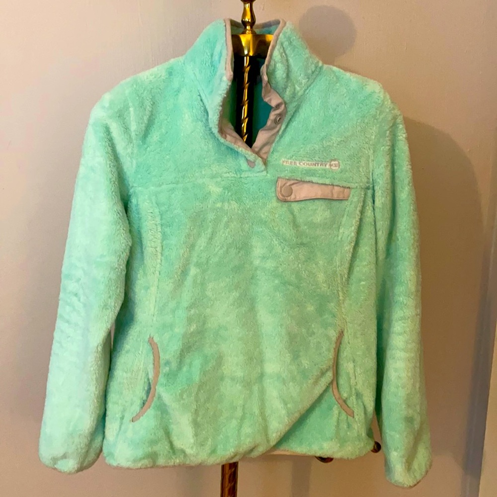Free Country fuzzy pull over
